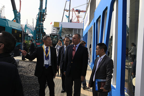 PA视讯平台宝马展用创新倾倒客户，现场签单两亿元