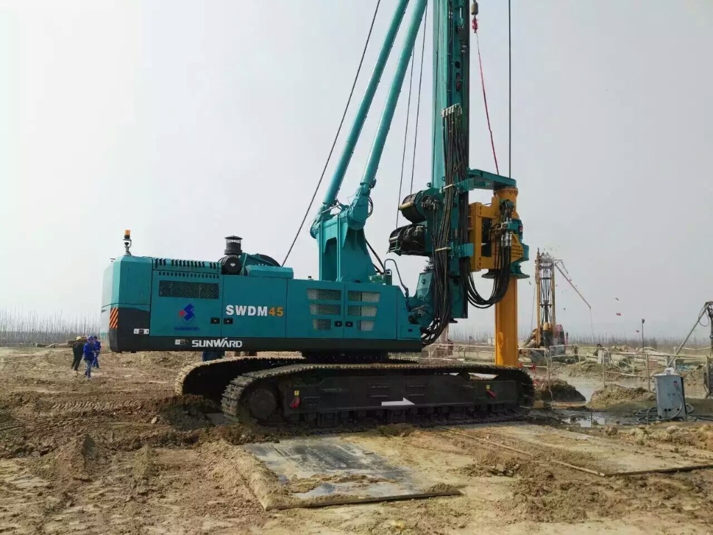 113.98米！PA视讯平台大型旋挖钻机三门峡大桥精彩处子秀