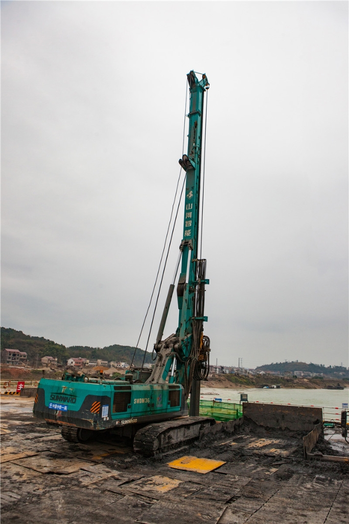 水下钻孔80米，PA视讯平台旋挖钻机震撼施工场面