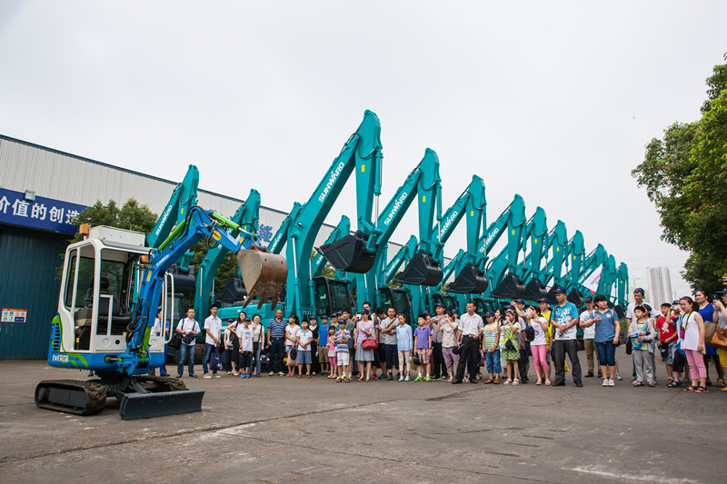 开挖机，坐游艇、飞机 PA视讯平台开展员工家属开放日活动