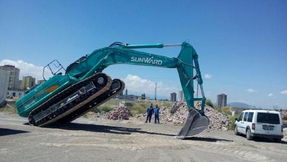 PA视讯平台SWE470B大型矿用挖掘机“掘”战土耳其