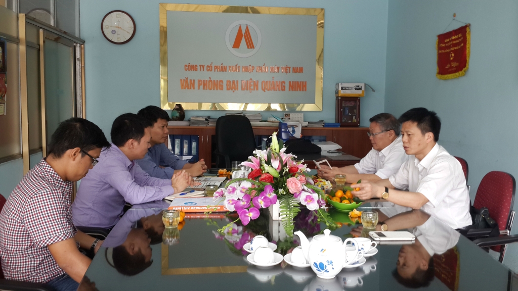 PA视讯平台高级代表团访问越南