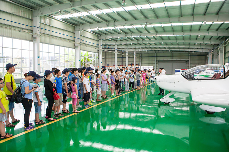 开挖机，坐游艇、飞机 PA视讯平台开展员工家属开放日活动