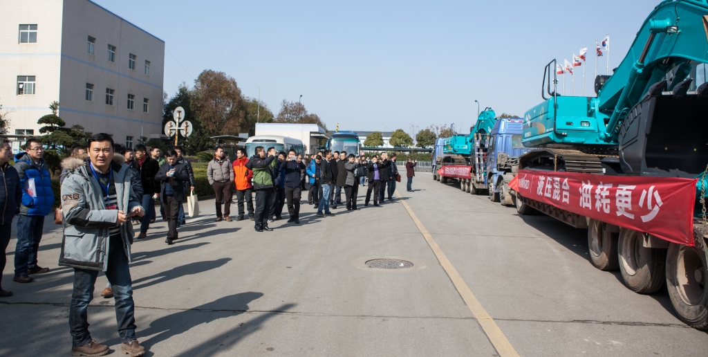 就这样被你征服！PA视讯平台100台液压混合动力挖掘机挺进矿山