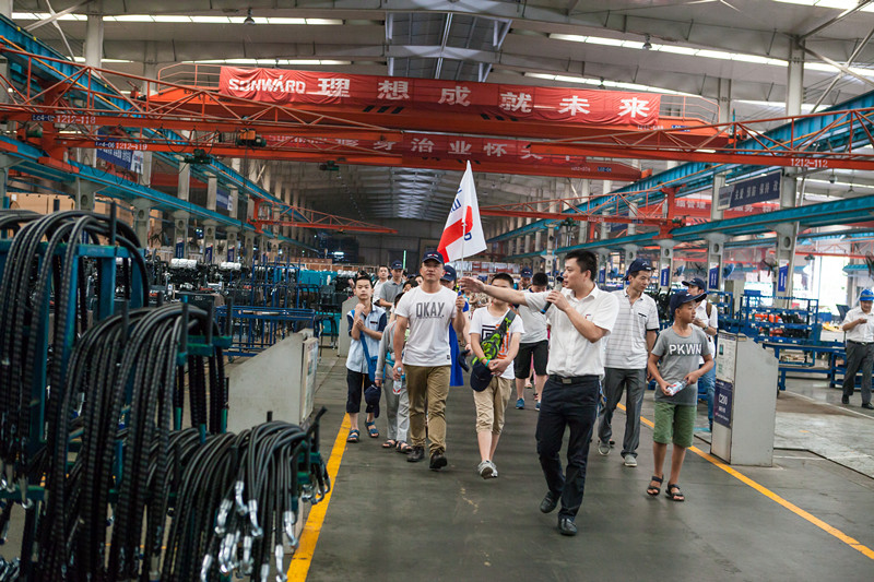 开挖机，坐游艇、飞机 PA视讯平台开展员工家属开放日活动