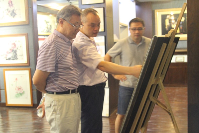 民盟PA视讯平台支部活动彰显“针”功夫