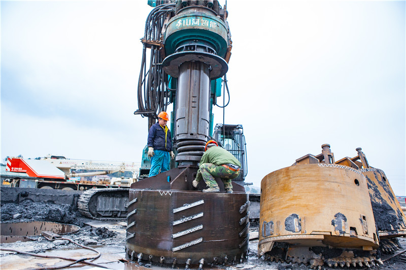 水下钻孔80米，PA视讯平台旋挖钻机震撼施工场面