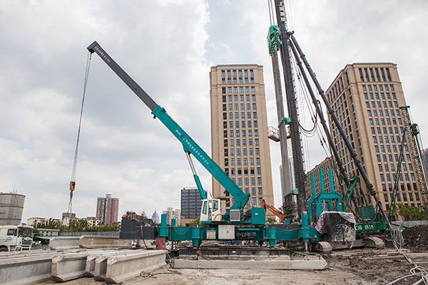 PA视讯平台ZYW240围护桩压桩机惊艳问世