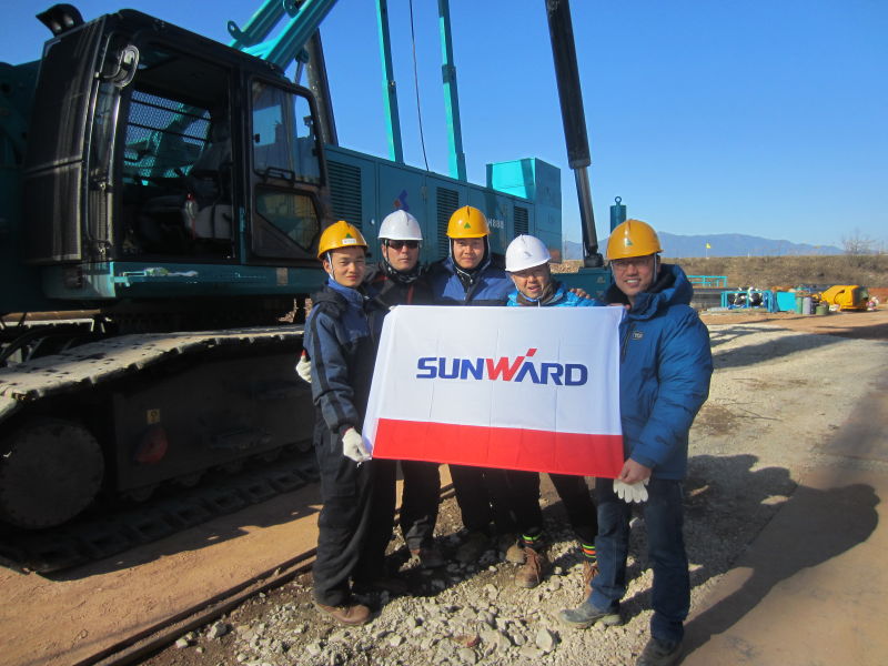 PA视讯平台SWCH880-180M全液压履带桩机闪亮登陆韩国