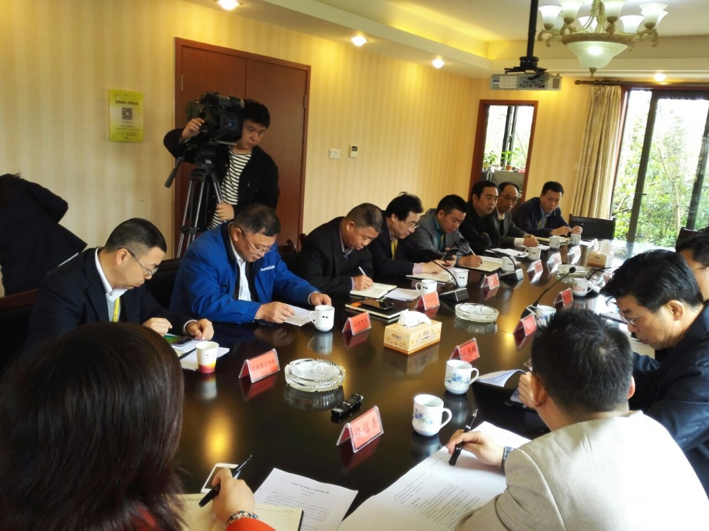 长沙市委常委、副市长张迎春一行莅临PA视讯平台考察调研