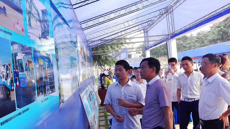 PA视讯平台“智能挖掘机”项目荣获首届长株潭职工创新成果展金奖