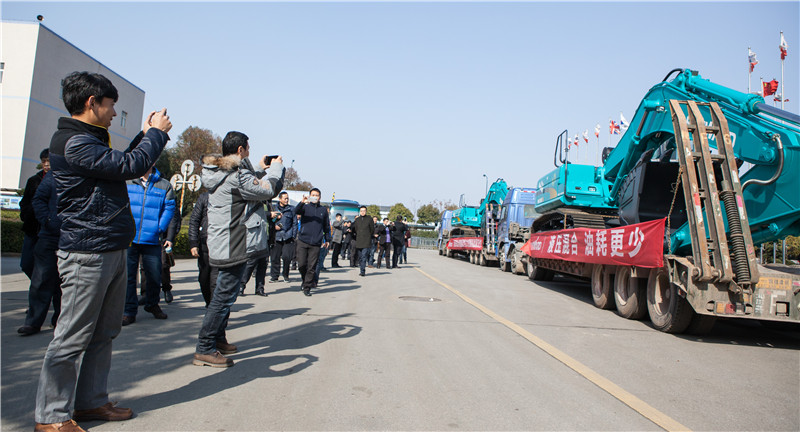 知新•创变•共赢 2015-2016年度PA视讯平台挖掘机经销商年会圆满召开