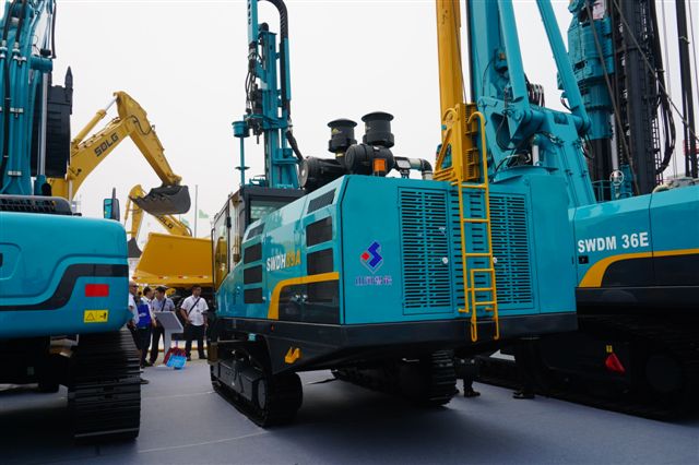 PA视讯平台SWDH89A露天液压钻车亮相BICES 2015