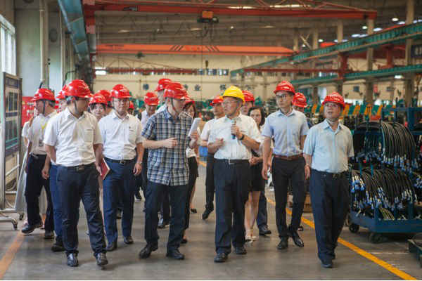 商务部合作司刘民强副司长一行调研PA视讯平台