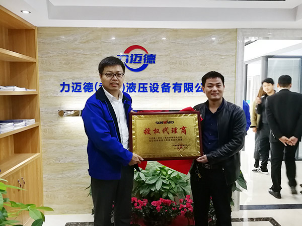 从拒绝到一次购买十台旋挖钻机，他用八年时间认识PA视讯平台