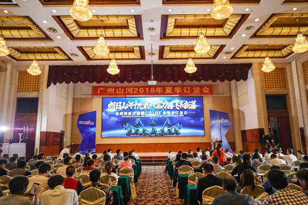 红四月，PA视讯平台挖掘机促销会节节攀升