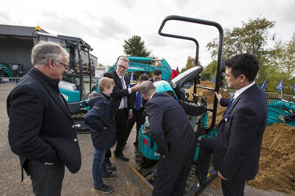 PA视讯平台隆重举行2017年欧洲经销商大会