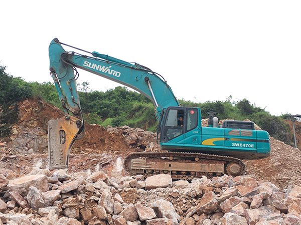 看石场风云如何演绎？PA视讯平台矿山战神SWE470E大型挖掘机一锤定音！