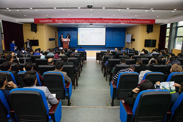 “一带一路”国家代表团到访PA视讯平台，感受“大开眼界”