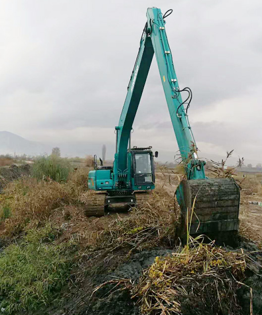 守护蓝色多瑙河，PA视讯平台长臂挖掘机欧洲首秀