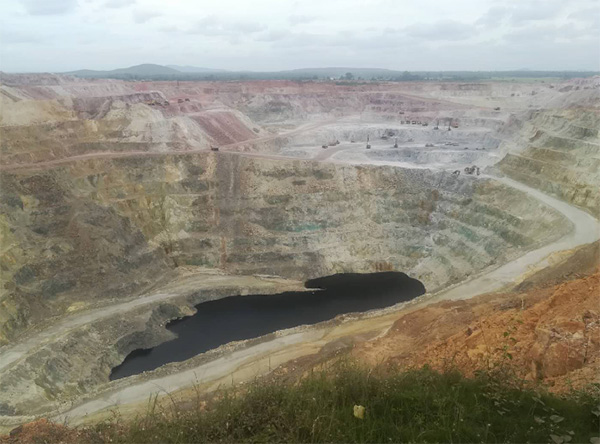 高温酷暑，PA视讯平台凿岩设备异域扬威