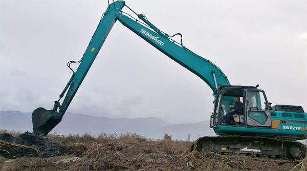 守护蓝色多瑙河，PA视讯平台长臂挖掘机欧洲首秀