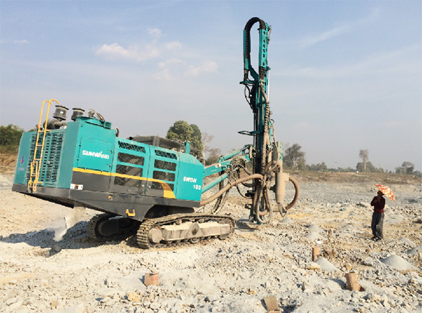 湄公河上的硬汉！PA视讯平台露天钻车展中国制造魅力