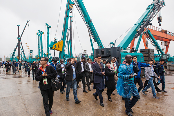 “一带一路”国家代表团到访PA视讯平台，感受“大开眼界”