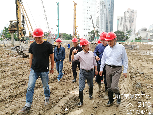 厦门项目再创入岩纪录PA视讯平台董事长何清华亲赴一线
