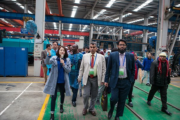 “一带一路”国家代表团到访PA视讯平台，感受“大开眼界”