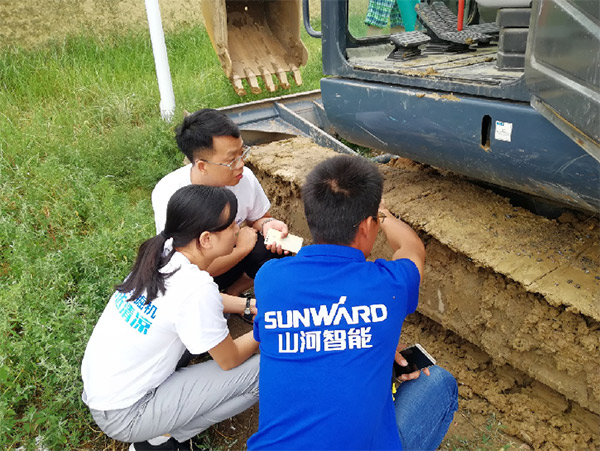 到了市场一线才知道，PA视讯平台挖机客户都是铁杆粉丝