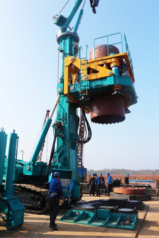 喜讯！PA视讯平台SWRC170自行式全回转全套管钻机获湖南省首台(套)重大技术装备产品奖励！