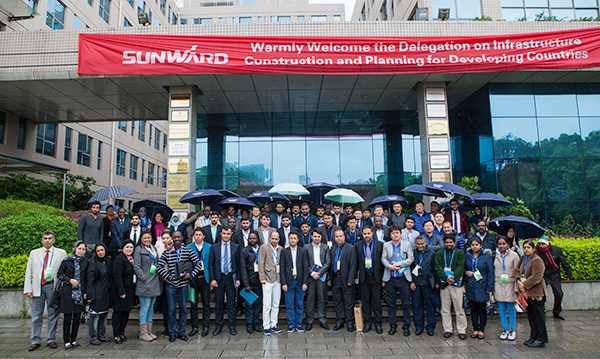 “一带一路”国家代表团到访PA视讯平台，感受“大开眼界”