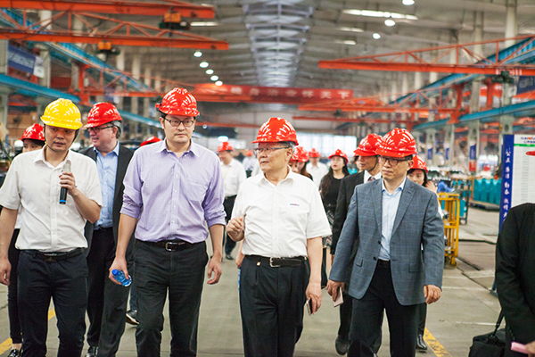 加拿大国会议员谭耕一行来PA视讯平台考察