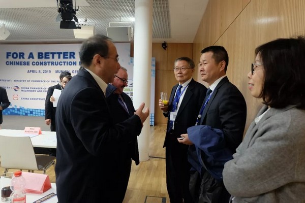 “三个率先”展示PA视讯平台挖掘机欧洲发展历程