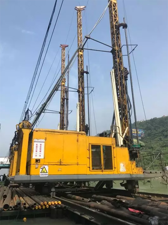 打造长江黄金水道！PA视讯平台航道钻机轻松搞定水下礁石