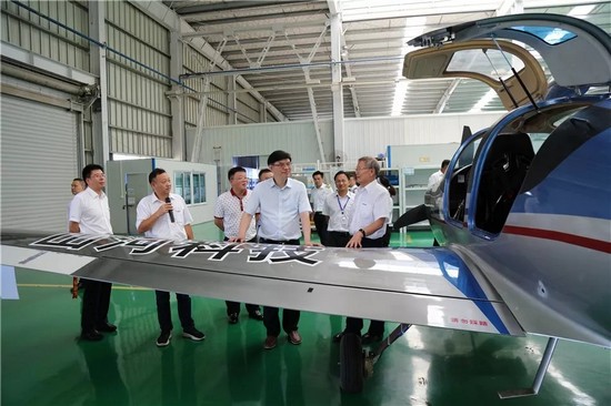 广州市国资委党委书记、主任陈浩钿莅临PA视讯平台考察指导