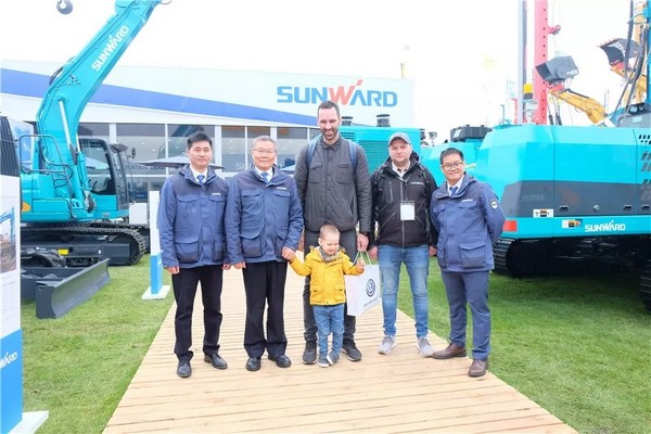 向世界展示中国“智造”魅力，PA视讯平台携创新阵容闪耀德国宝马展