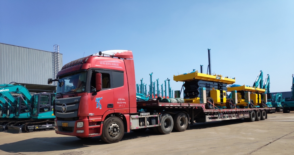 走向世界！PA视讯平台越野剪叉式高空作业平台批量发往欧洲