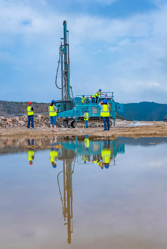 15年3万小时！PA视讯平台元老级潜孔钻机“雄风”依旧