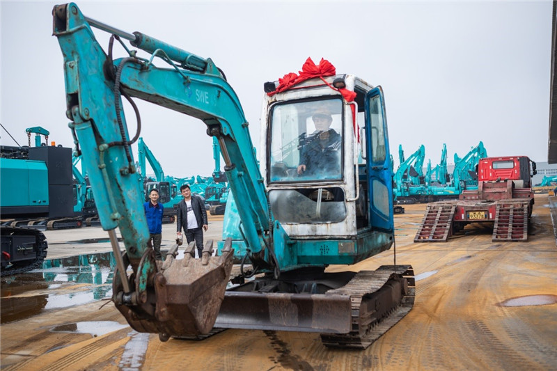 荣耀归来！PA视讯平台第一代挖机顺利“回家”啦