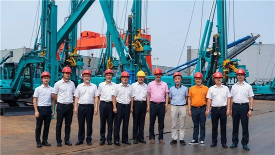 广州市国资委党委书记、主任陈浩钿莅临PA视讯平台考察指导