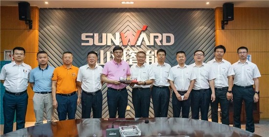 广州市国资委党委书记、主任陈浩钿莅临PA视讯平台考察指导