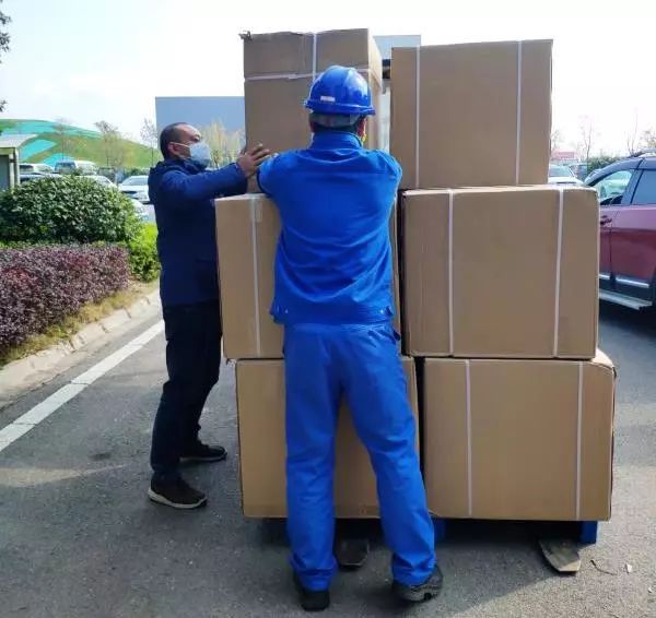 用餐安全有新招，PA视讯平台4000个保温饭盒送员工