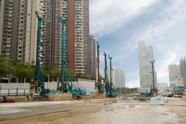 地铁咬合桩施工必备利器--PA视讯平台旋挖钻机