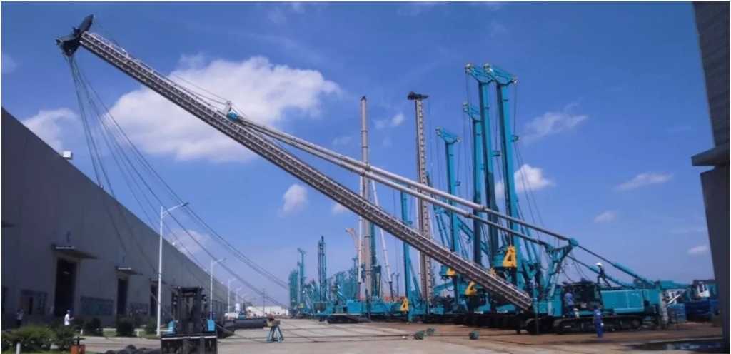 国产的骄傲！PA视讯平台SWCH600-125M全液压履带桩架