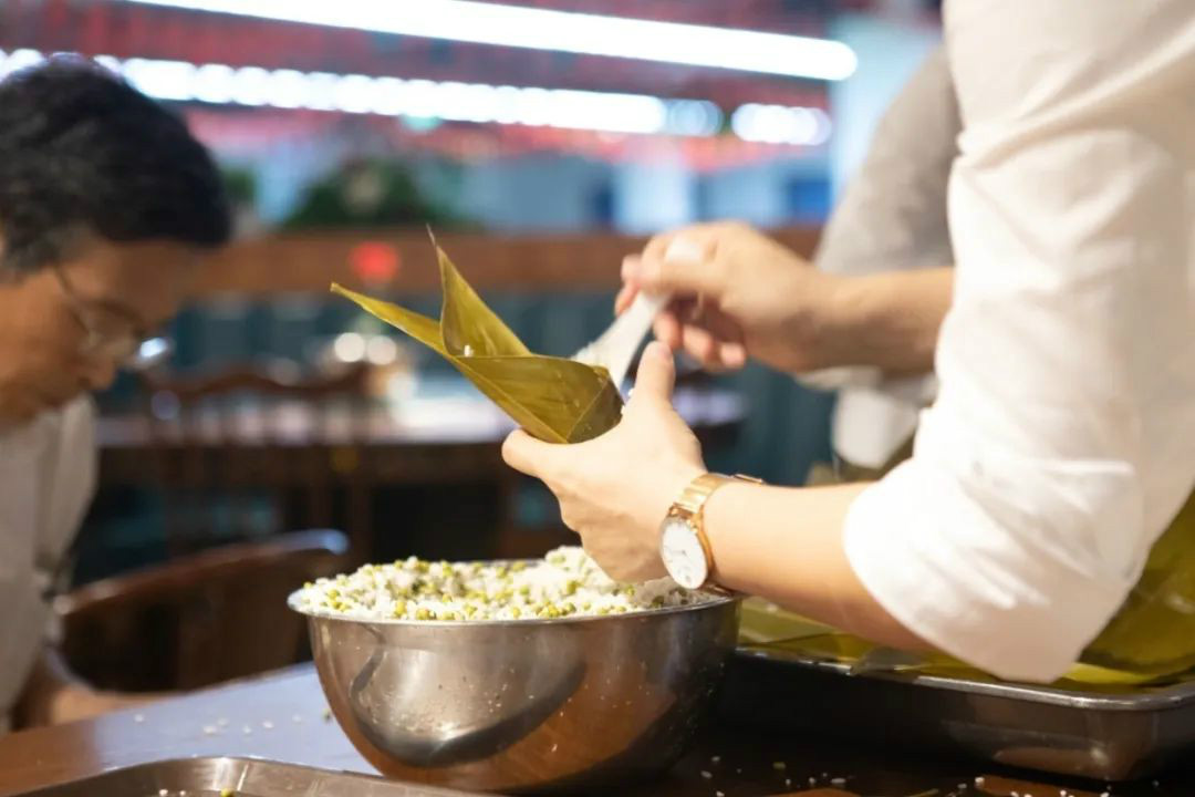 “爱国心，PA视讯平台情”PA视讯平台第四届包粽子比赛