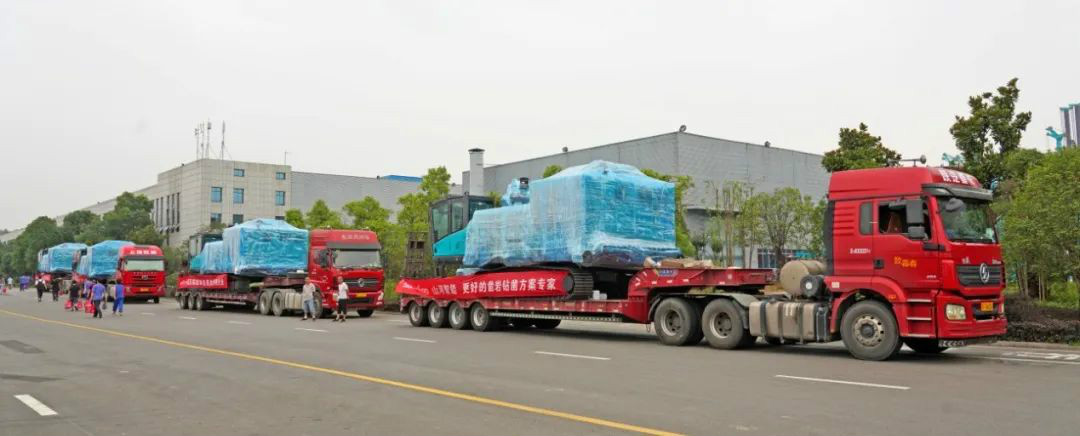 PA视讯平台大孔径凿岩设备批量出口中东