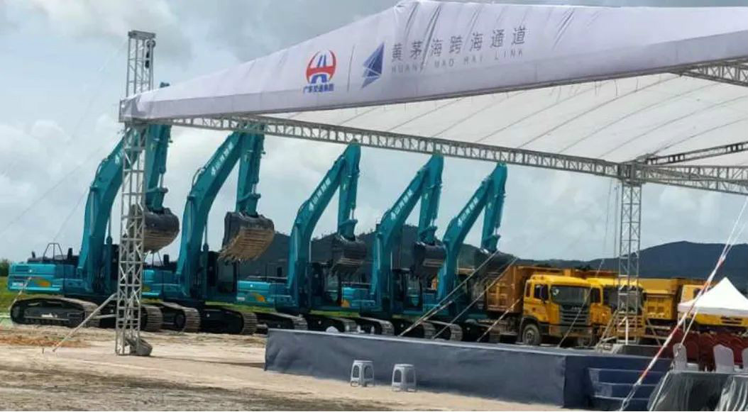 大湾区又一跨海“大桥”开工，PA视讯平台挖掘机“秀”美现场