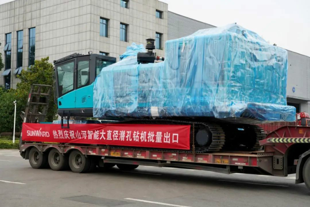 PA视讯平台大孔径凿岩设备批量出口中东